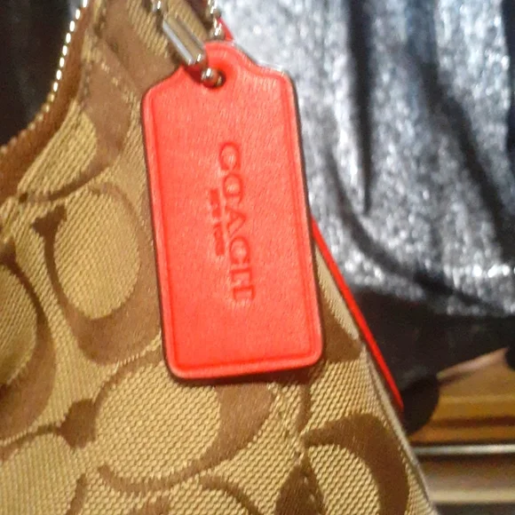 GUC Coach Hobo - Picture 3 of 7